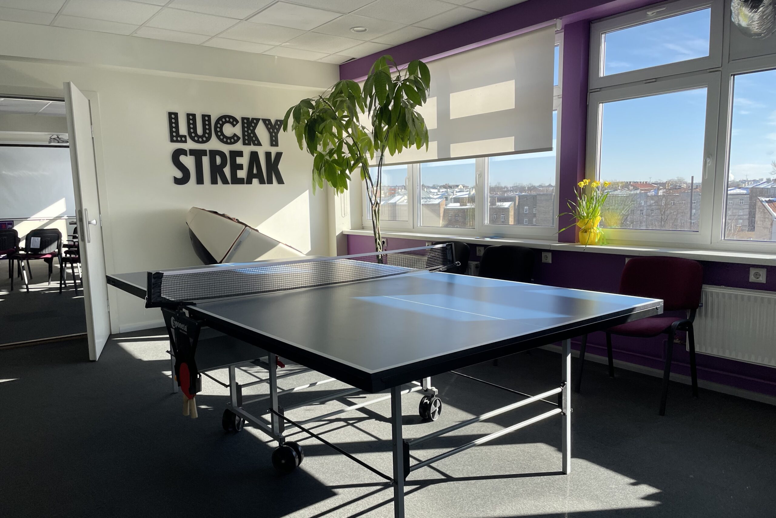 LuckyStreak live dealer academy table tennis